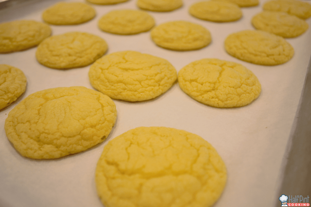 lemon oreo cookies-cracked tops