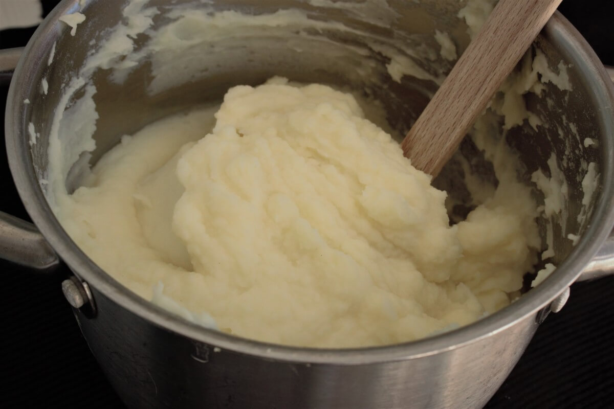 mashed potatoes-pot