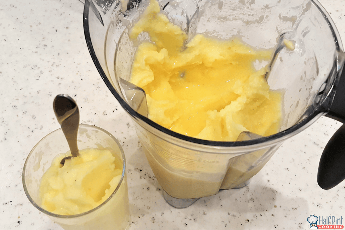 pineapple smoothie-blender