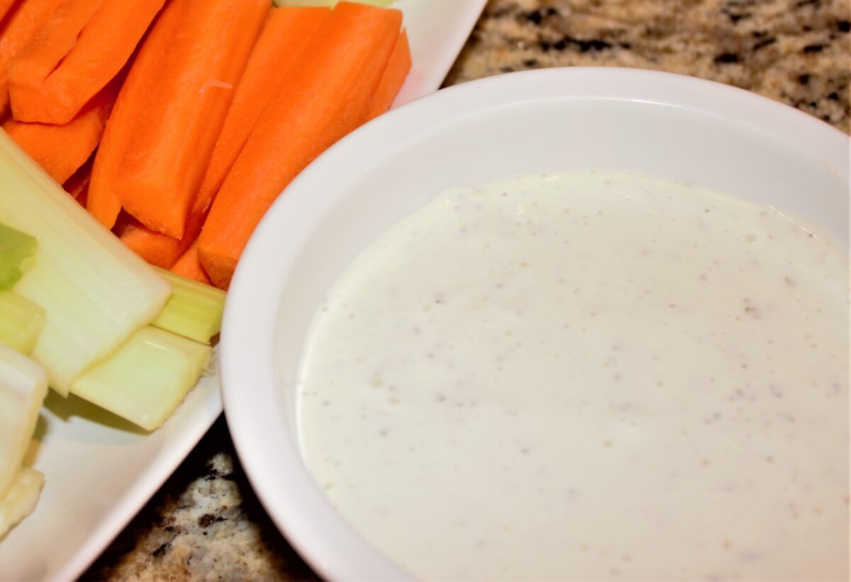ranch dressing and veggies